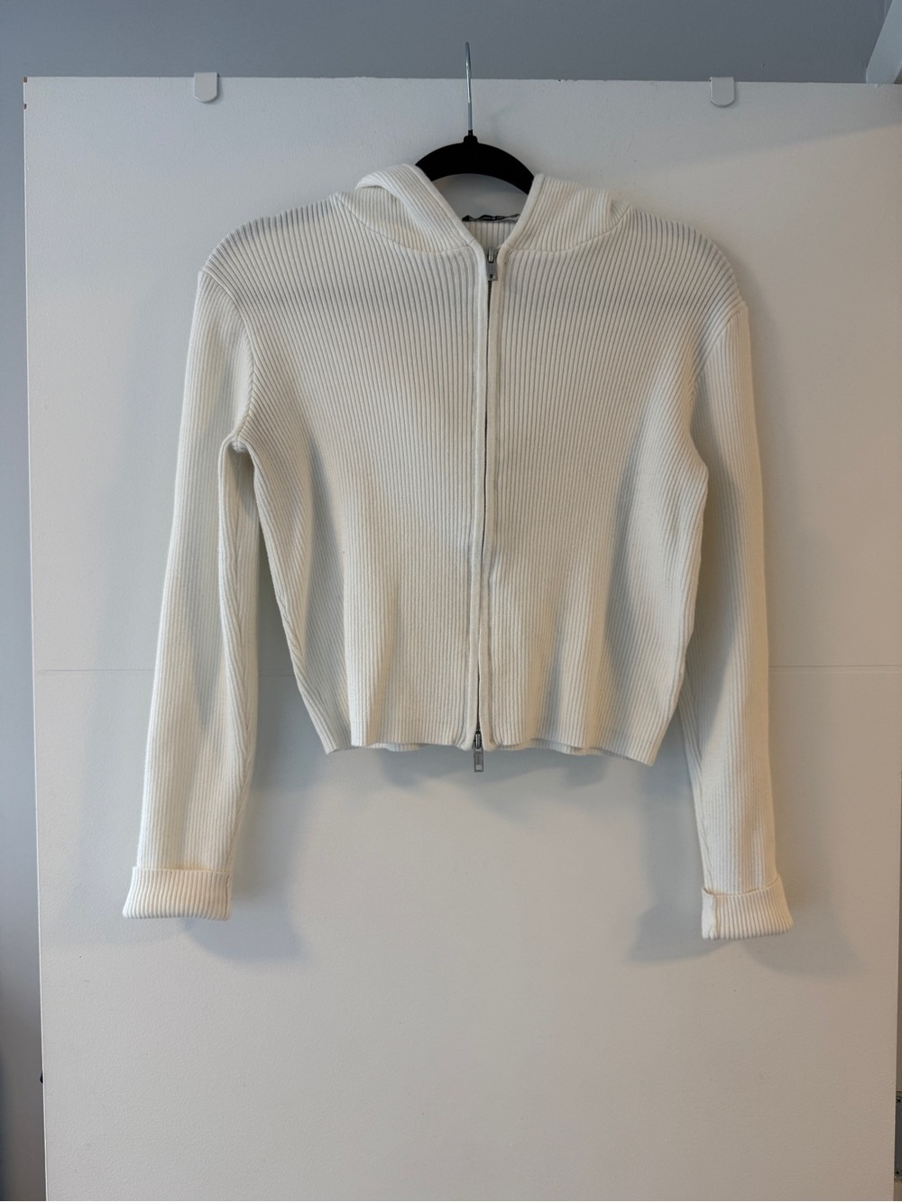 Brandy Melville Arden White Ribbed Cropped Zip Up Hoodie